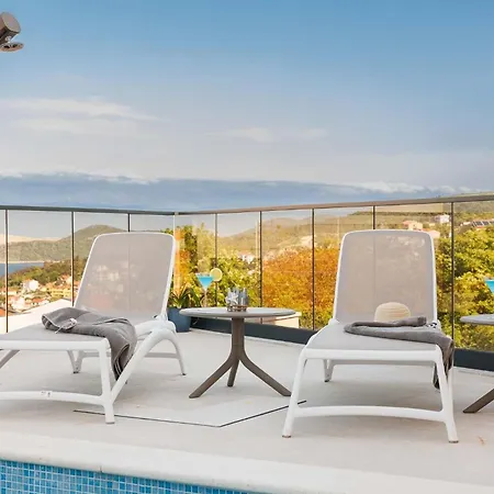 펜션 House With A Swimming Pool Vrbnik, Krk - 24519