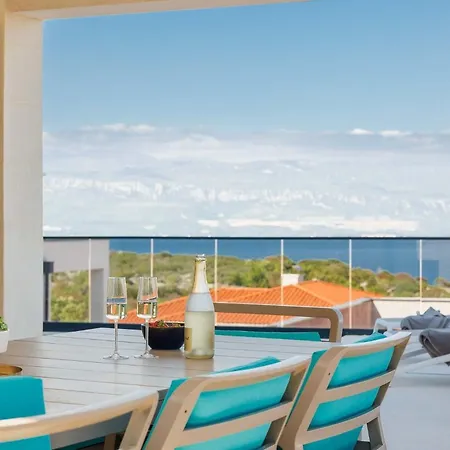 펜션 House With A Swimming Pool Vrbnik, Krk - 24519